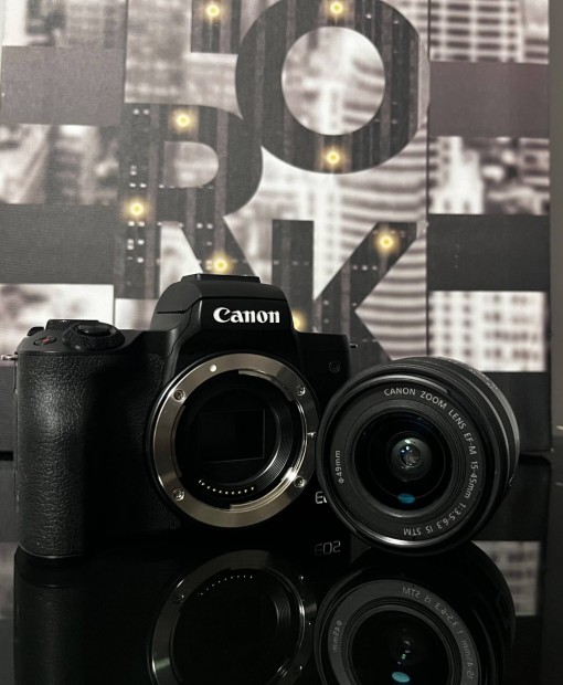 Canon EOS M50