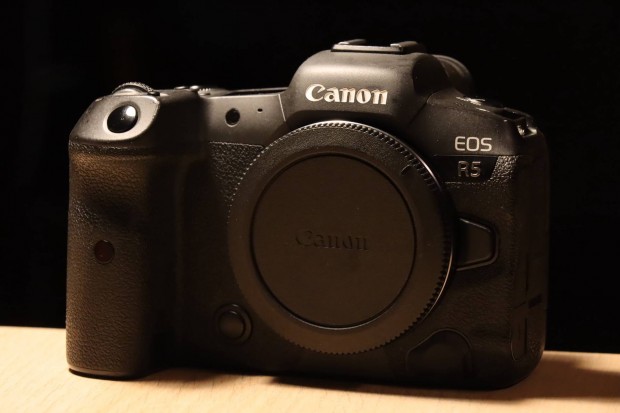 Canon EOS R5 
