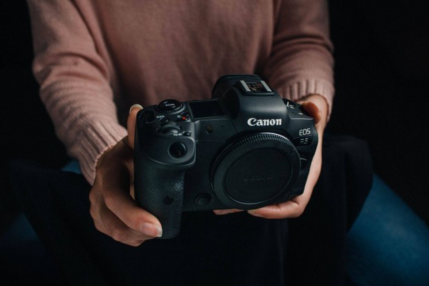Canon EOS R5 + EF-RF adapter