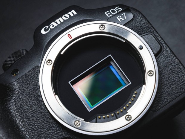 Canon EOS R7 APS-C MILC fnykpezgp vz - garancival