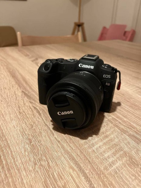 Canon EOS R8 vz + 2,5 v garancival + 3 db gyri akksival