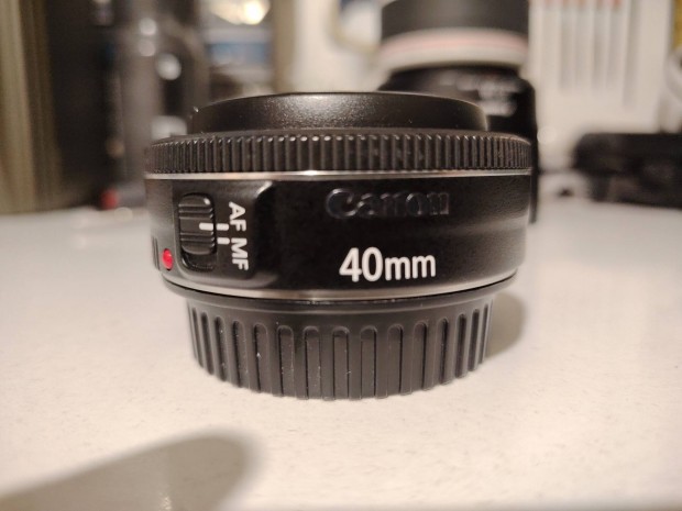 Canon Ef 40mm f /2.8 Stm objektv elad. 