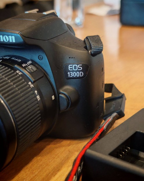 Canon Eos 1300D + 18-55 mm