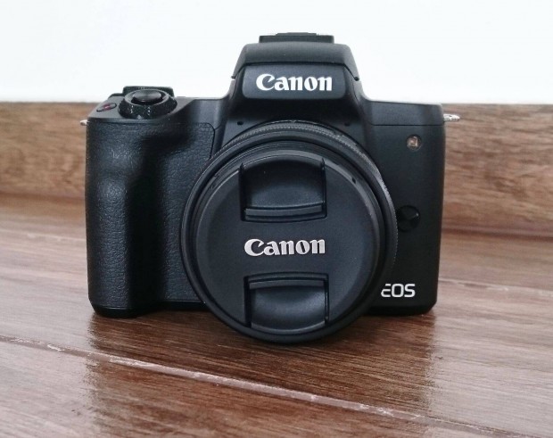 Canon Eos M50 kamera + Ef-m 15-45mm objektv