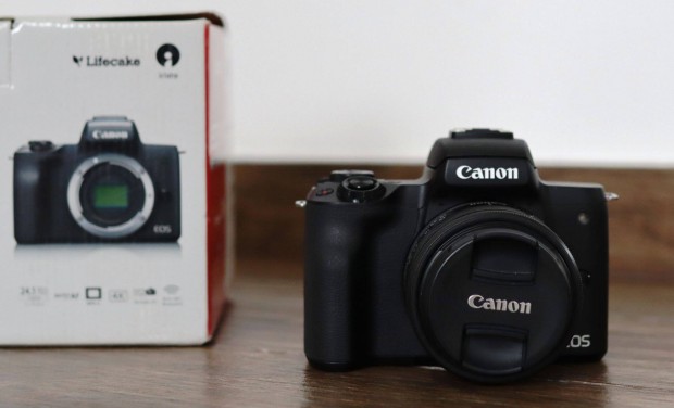 Canon Eos M50 milc kamera + Ef-m 15-45mm objektv