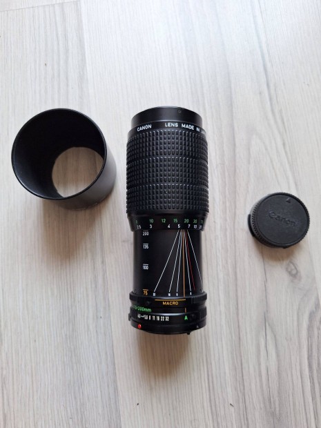 Canon FD 75-200mm f/4.5 Macro