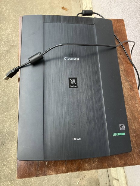 Canon Lide 220 scanner