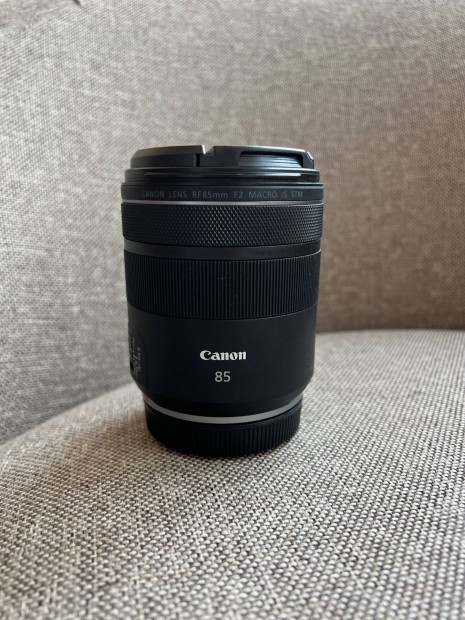 Canon RF 85 mm 2.0 f STM ( EF 85mm 1.8 )
