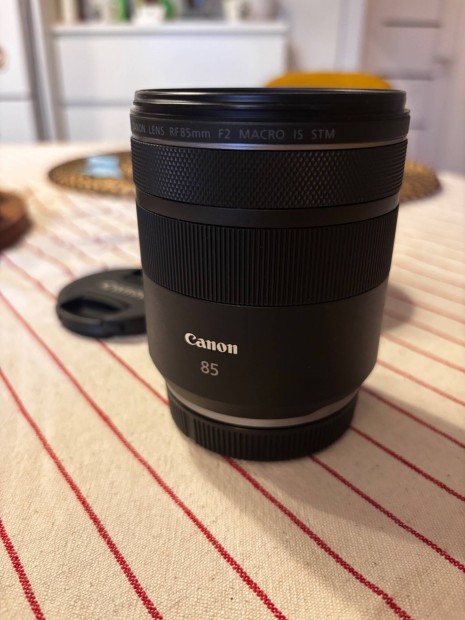 Canon RF 85mm F2.0 Is STM Macro