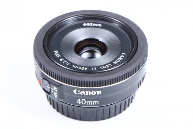 Canon ef 2.8 40 mm STM objektv 