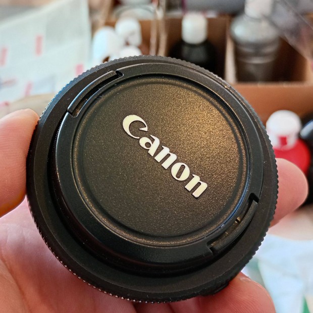 Canon ef 40mm f/2,8 objektv elad!