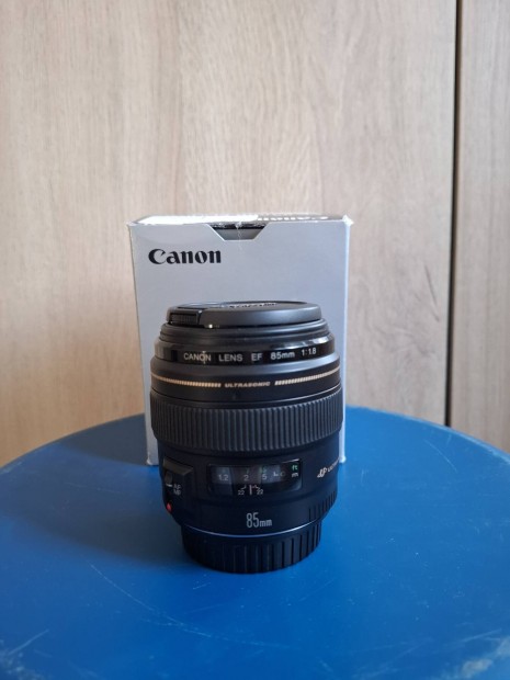 Canon ef 85mm f/1.8 - 85mm f1.8