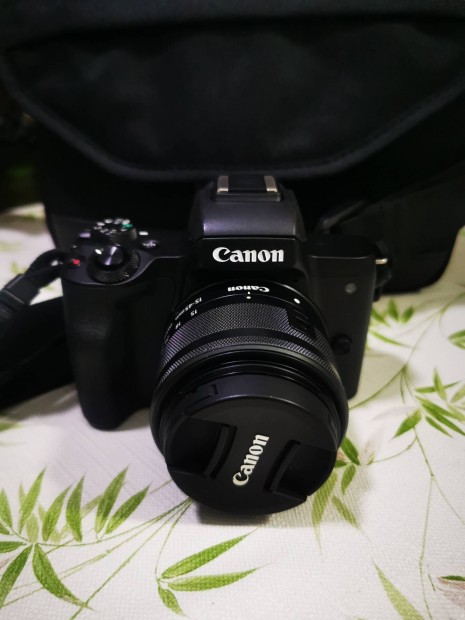 Canon eos M50