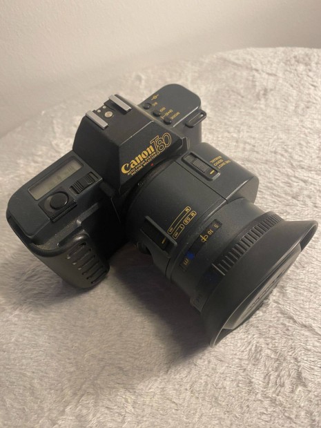 Canon eos T80 optikval szettben filmes