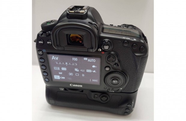 Canon fotfelszerels EOS 5D Mark IV vzzal 5db objektivel s vakuval