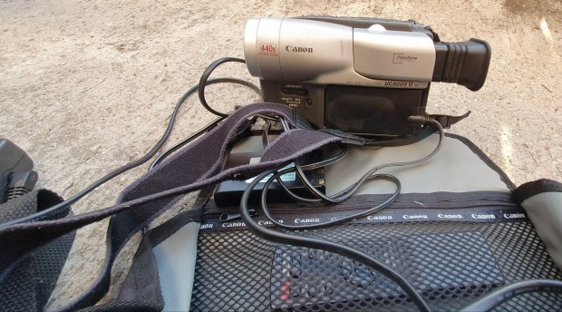 Canon uc8000 8mm video camcorder