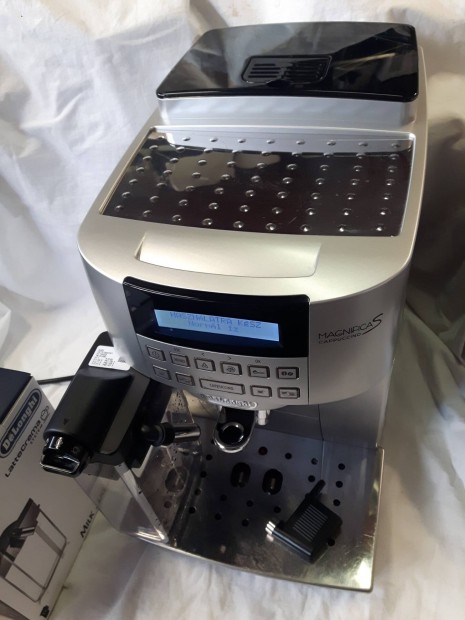 Cappuccino Delonghi Magnifica S full automata kávéfőző