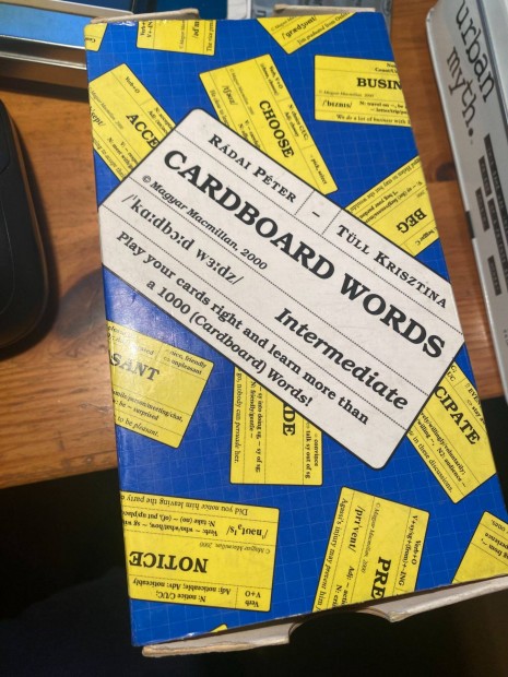 Cardboard Words angol nyelvtanulst segt trsasjtk karton dobozban