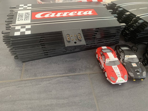 Carrera Exclusiv 1:24 autópálya szett - hibátlan állapot, 2 autóval