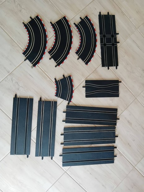 Carrera go plya elemek