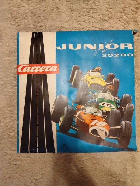 Carrera junior 30200, plussz kiegészítőkkel