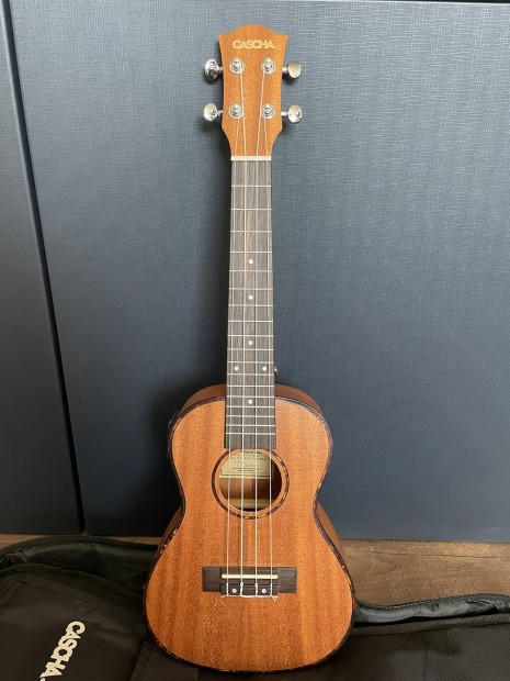 Cascha HH 2033E Concert Ukulele mahagni hangszed rendszerrel