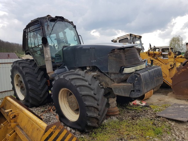 Case traktor darabokban