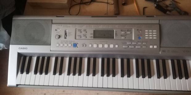 Casio CTK - 810 Szintetiztor