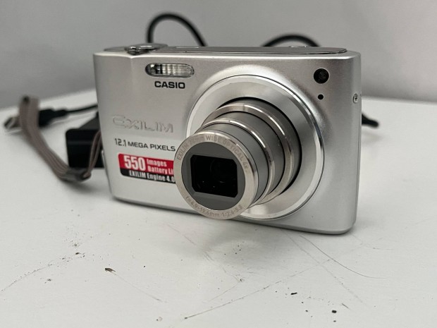Casio EX-Z400 digitlis fnykpezgp kompakt kamera 12.1 megapixel