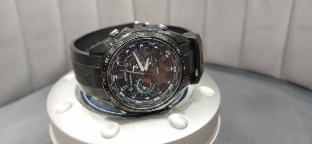 Casio Edifice EQS 500 napelemes karra