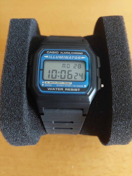 Casio F-105 karra