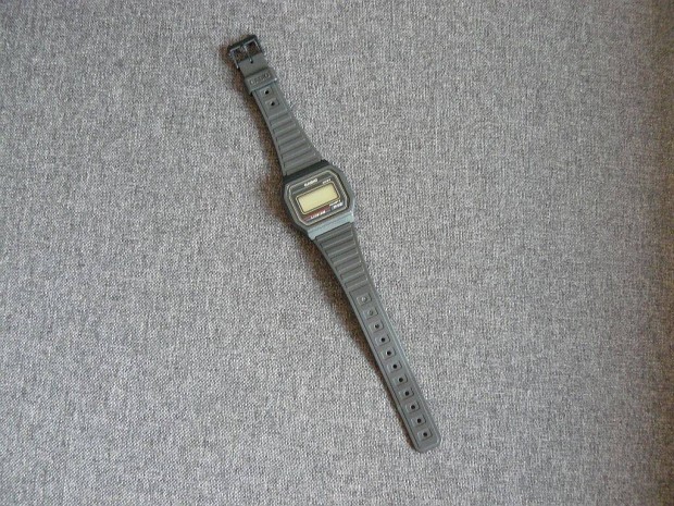 Casio F-18 karra a 80-as vekbl