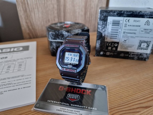 Casio G-Shock DW-B5600AH-6 Garis!