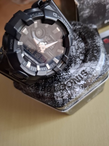 Casio G-Shock GA700 frfi karra 