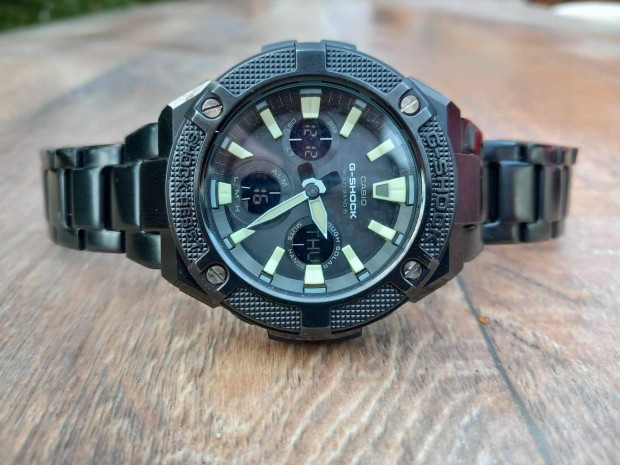 Casio G-Shock GST-W130BC dobozban elad 