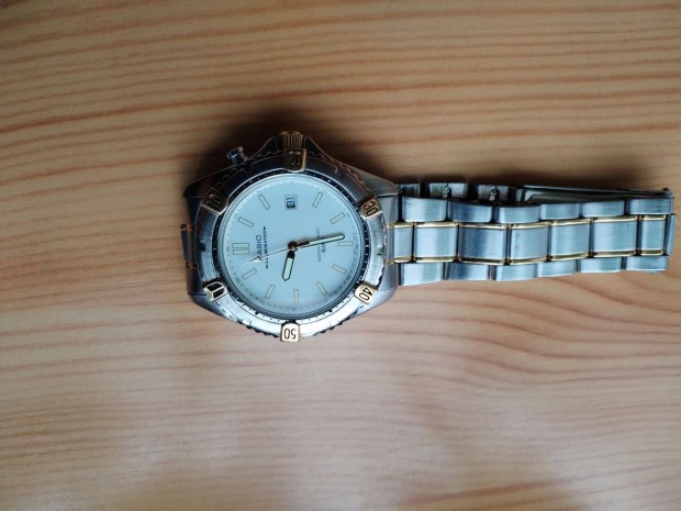 Casio Illuminator dátumos új női quartz óra