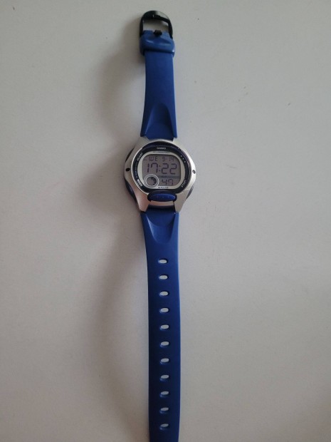 Casio LW-200 dobozos gyerek fiú óra kék