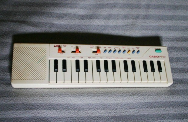 Casio PT-10 mini billentyzet, '80-as vekbeli retr kiads, Pcsett