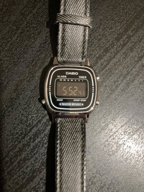 Casio Retro női karóra / 6 900 Ft
