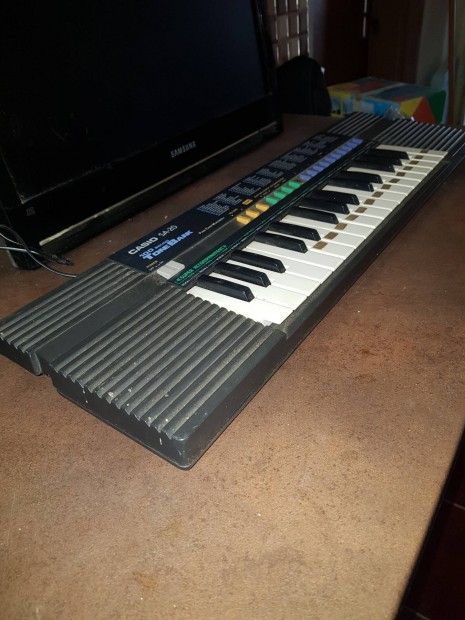 Casio SA-20 szintetiztor dobgppel, 100 hangszer