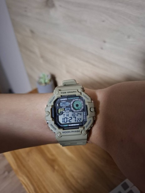 Casio WS1700h