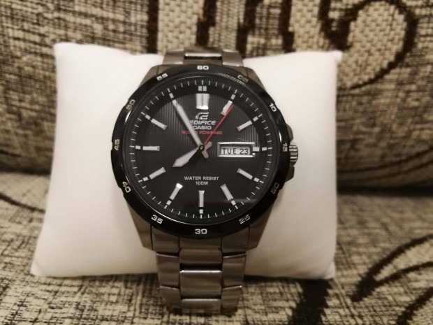 Casio edifice fnyenergival mkd karra dszdobozban elad