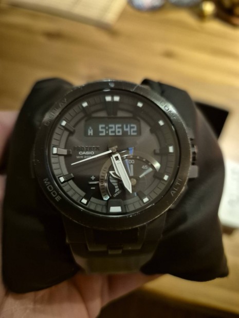 Casio protrek karra