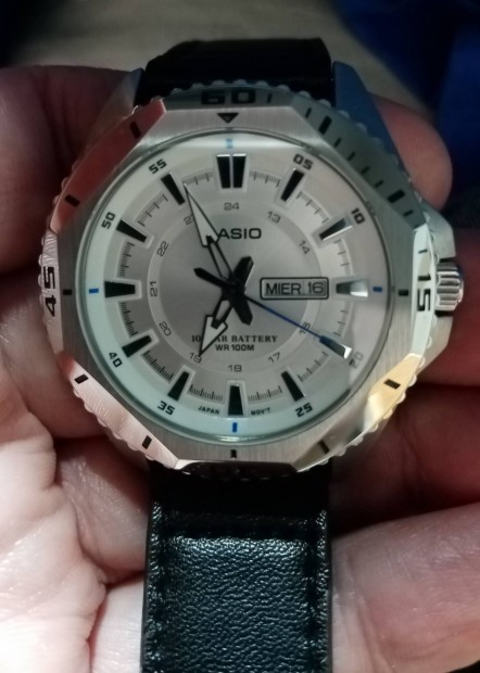 Casio quartz 44 mm 