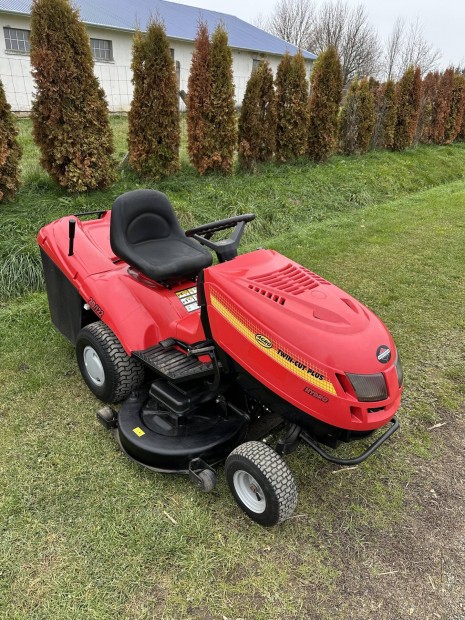 Castelgarden Twincut 20/122 H Briggs 20LE fnyr traktor 