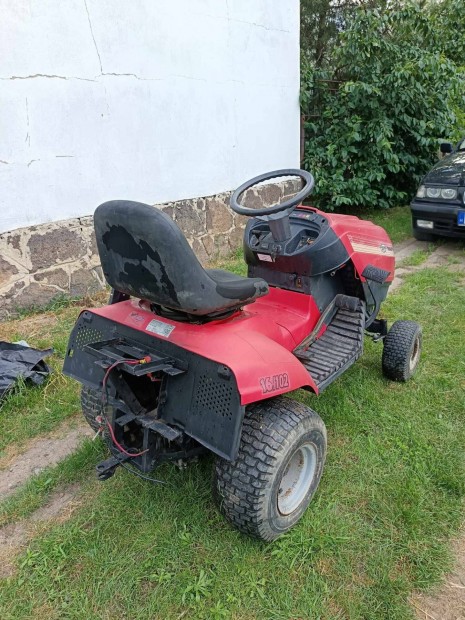 Castelgarden fűnyíró traktor (csere is érdekel)