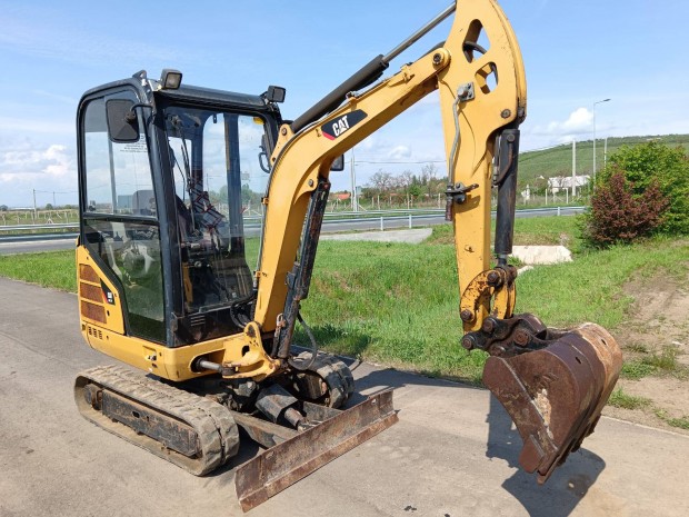 Cat 301. 7 D
