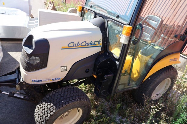 Cat Cub Cadet kompakt traktor, hmar s heke