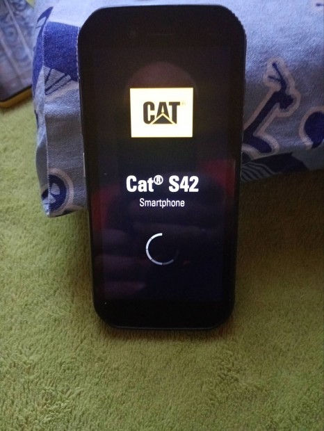 Cat S42 Hplus alkalmiba kis esztétikai hibával