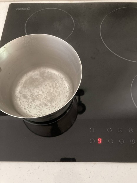 Cata indukciós főzőlap - jobb fele nem működik